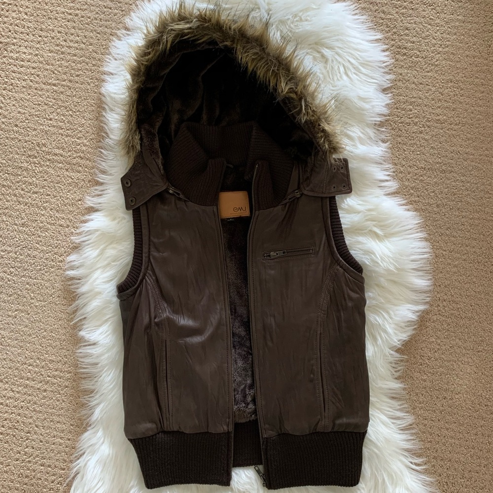 EMU Naturally Australian Hooded Vest